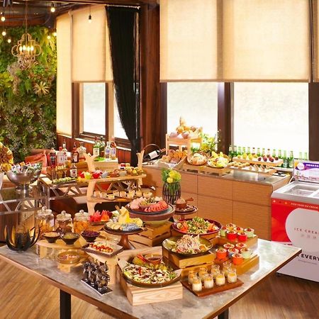 Taipei Garden Hotel - Ximending Exterior photo A dessert buffet