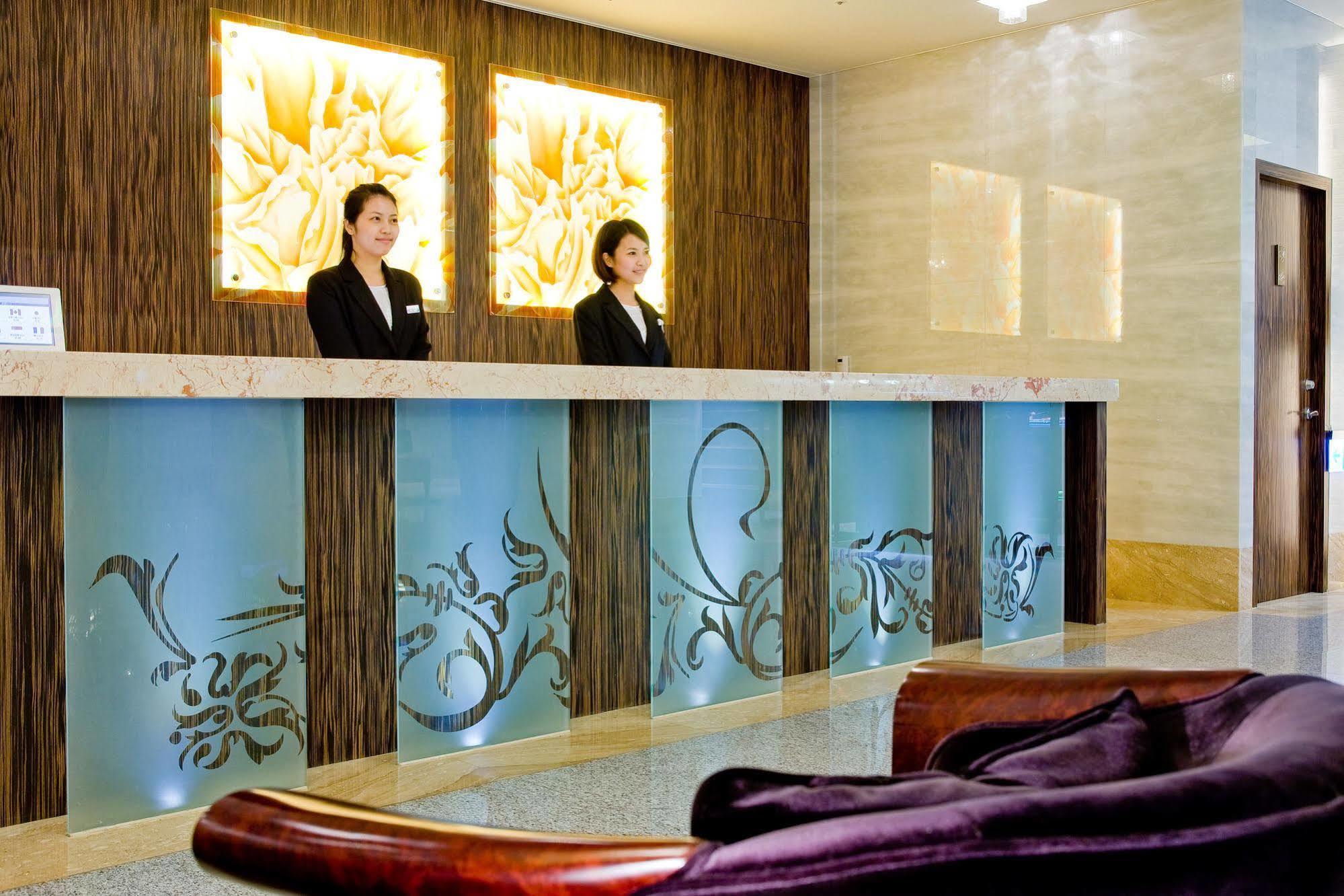 Taipei Garden Hotel - Ximending Exterior photo Reception desk at the hotel