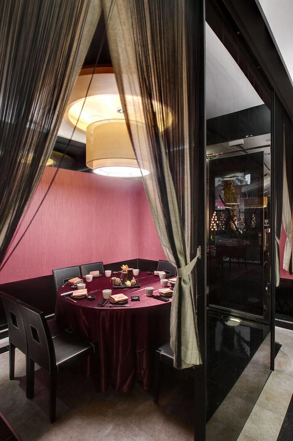 Taipei Garden Hotel - Ximending Exterior photo A private dining room at a restaurant in Hong Kong